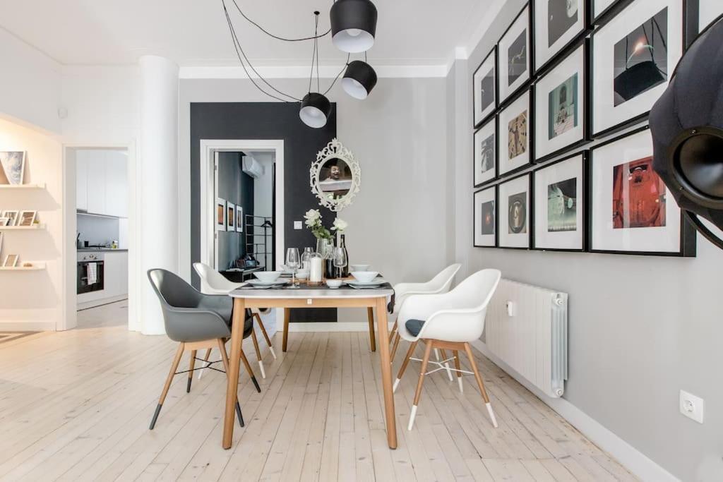 Апартаменти Sophisticated Gem In The Heart Of *
