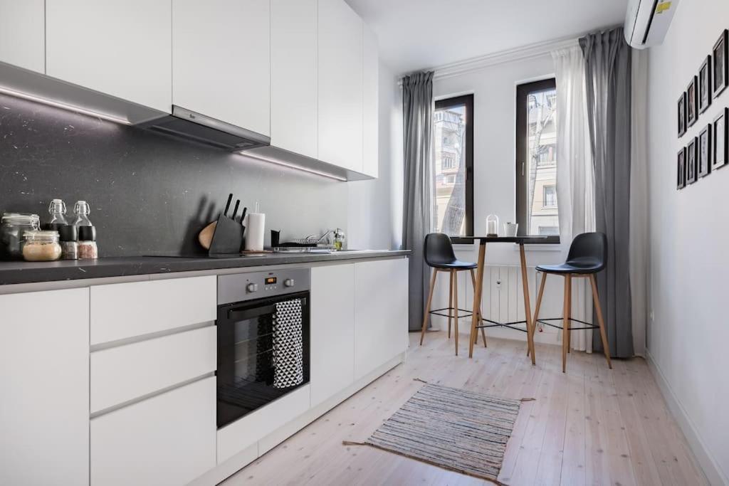 Sophisticated Gem In The Heart Of * Софія