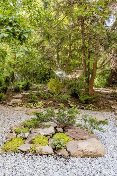 Sophisticated Gem In The Heart Of דירה *